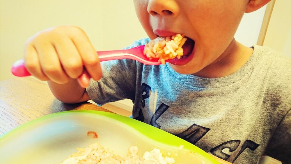 お口バスに乗り込んで 子どもがご飯を食べてくれる魔法の言葉を見つけよう ご飯奮闘記 たべぷろ