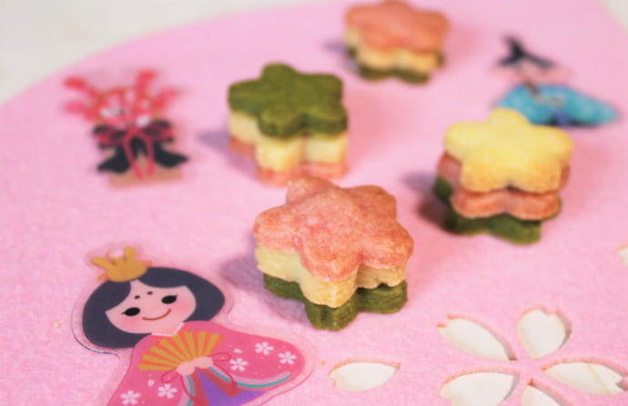 【セリア】ひなまつりに3色クッキーを手作り♪ 100円お菓子キットを使えばラクチン