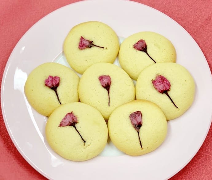 桜の塩漬けでかわいいクッキー お花見のおやつにも レシピ付き たべぷろ