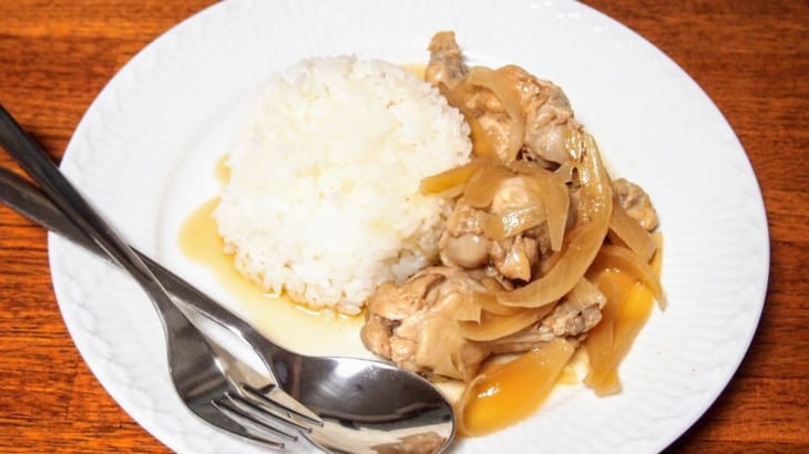鶏肉がお酢の力でホロホロに 煮込み15分で作れるフィリピンの常備菜チキンアドボ レシピ付き たべぷろ