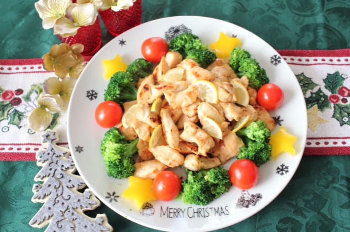 鶏むね肉を簡単にしっとり！クリスマスやお弁当にも使える10分レシピ2選