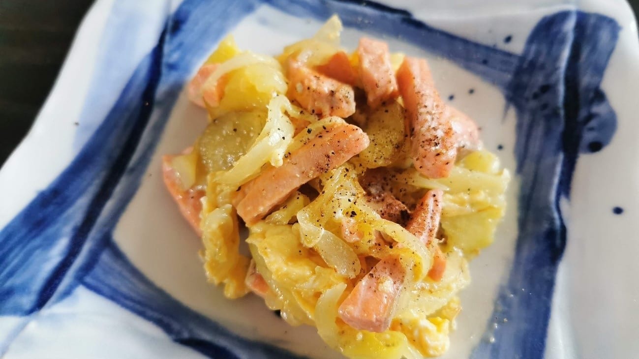 15分で作れるサーモンとじゃがいものマヨ炒め 初めてのお魚料理でも大丈夫 レシピ付き たべぷろ